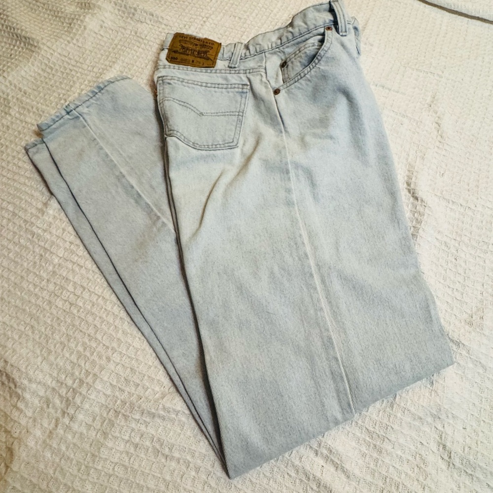 Levi's Light Wash Straight Jeans